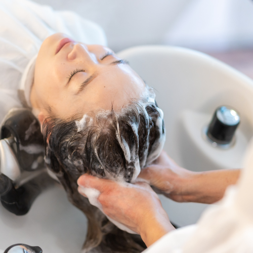 Relaxing hair wash service